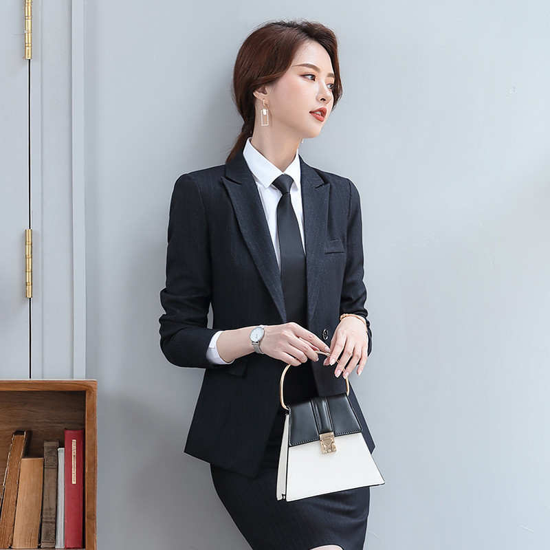西服套裝